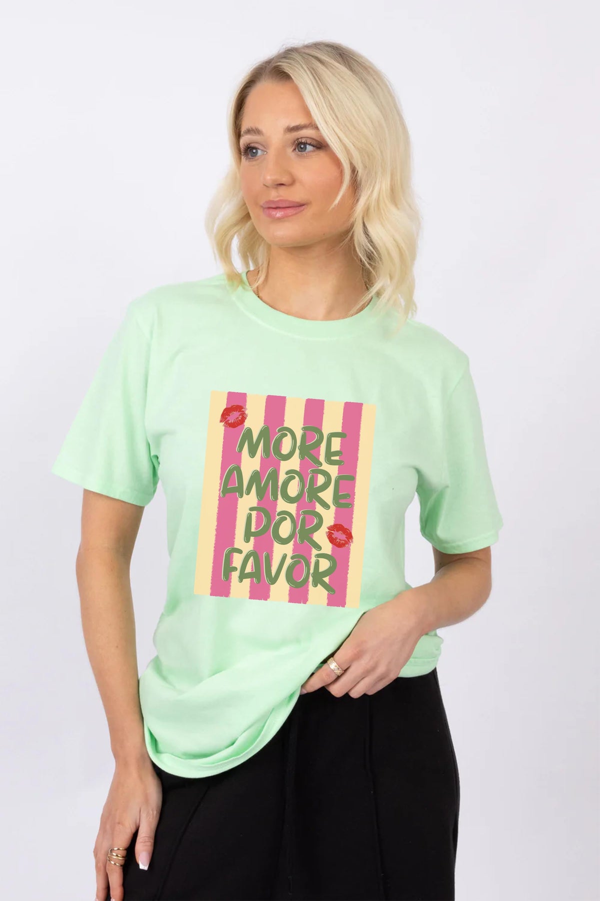 More Amour Por Favor Retro Printed T-Shirt