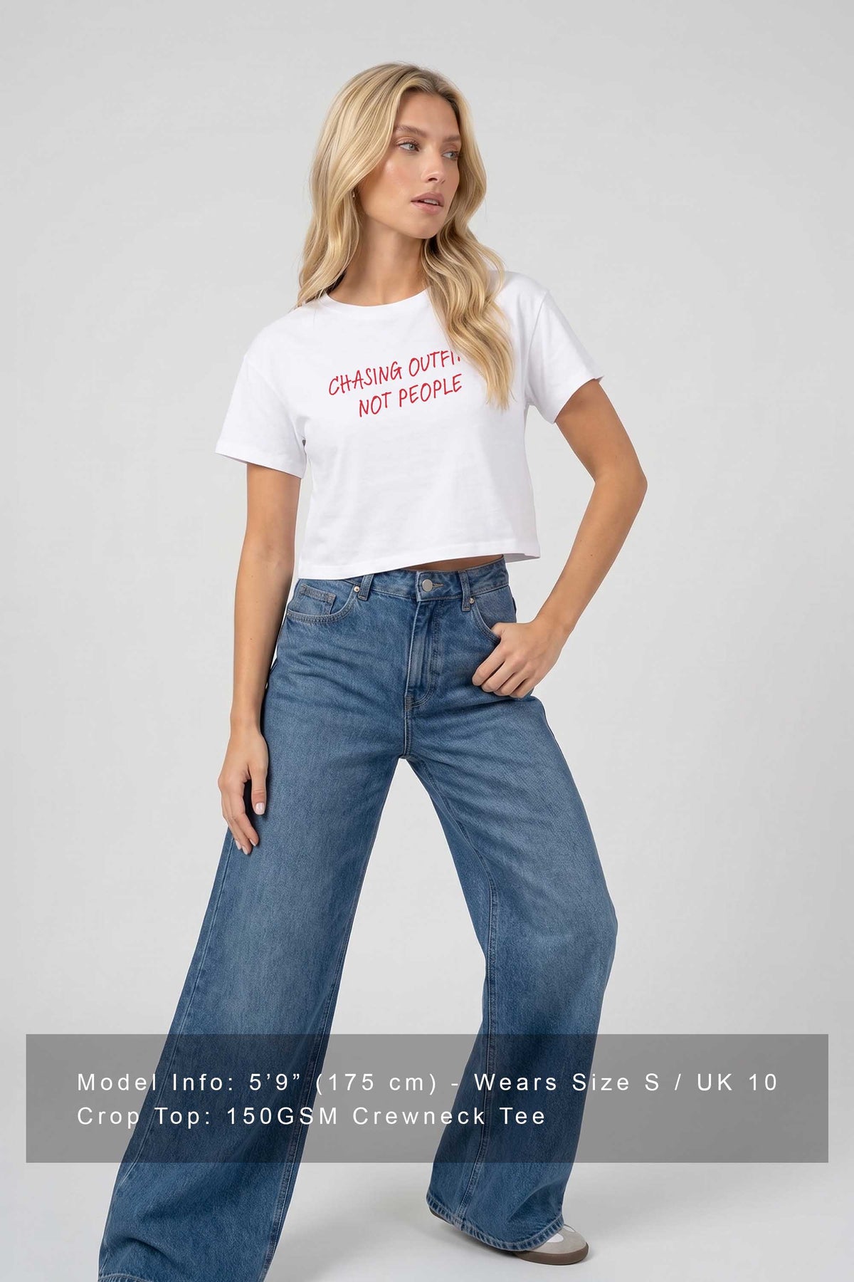 Cropped T-shirt in Chasing Outfit Not People Print