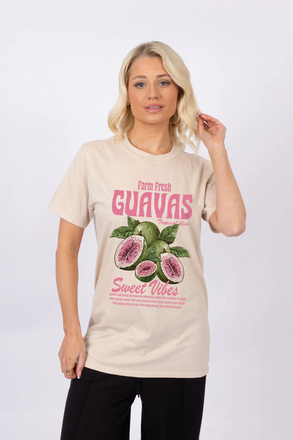 Regular Fit T-shirt in Guavas Print