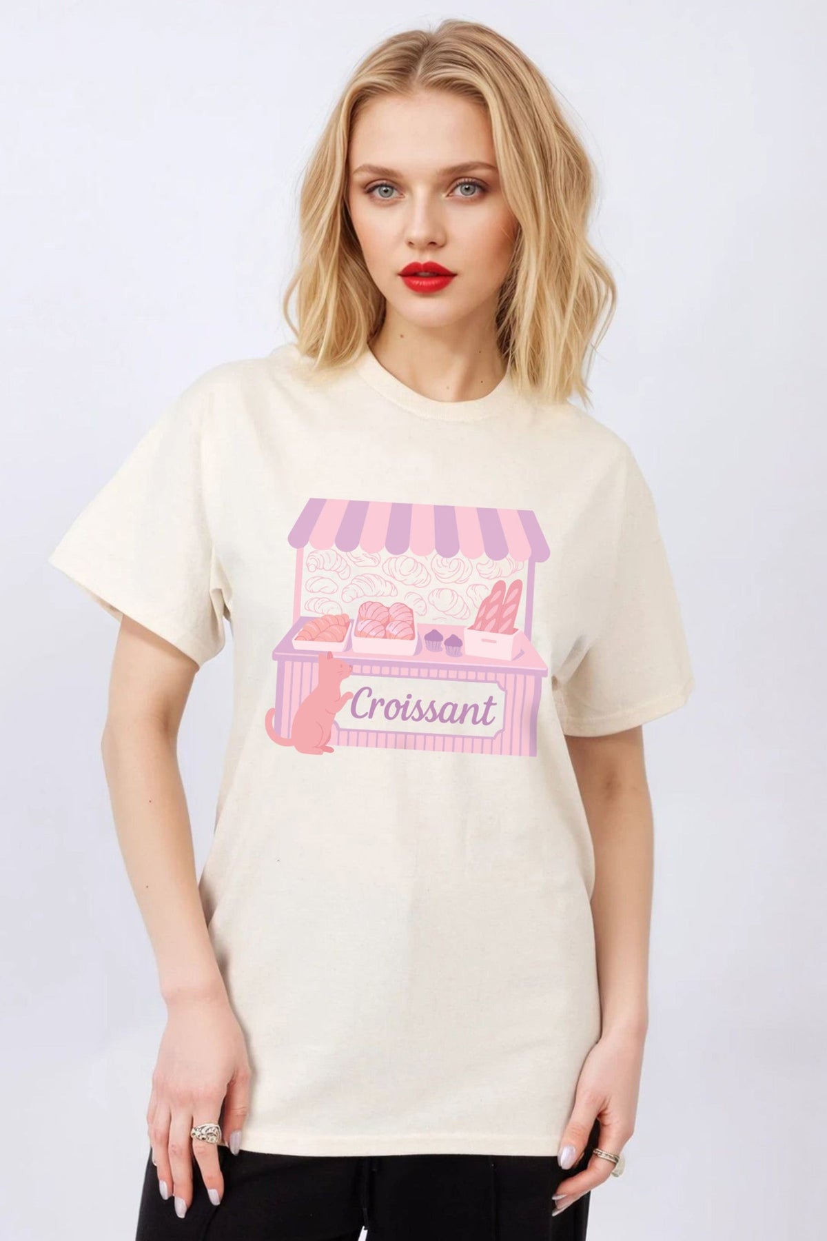 Regular Fit T-shirt in Croissant Cart Food Print
