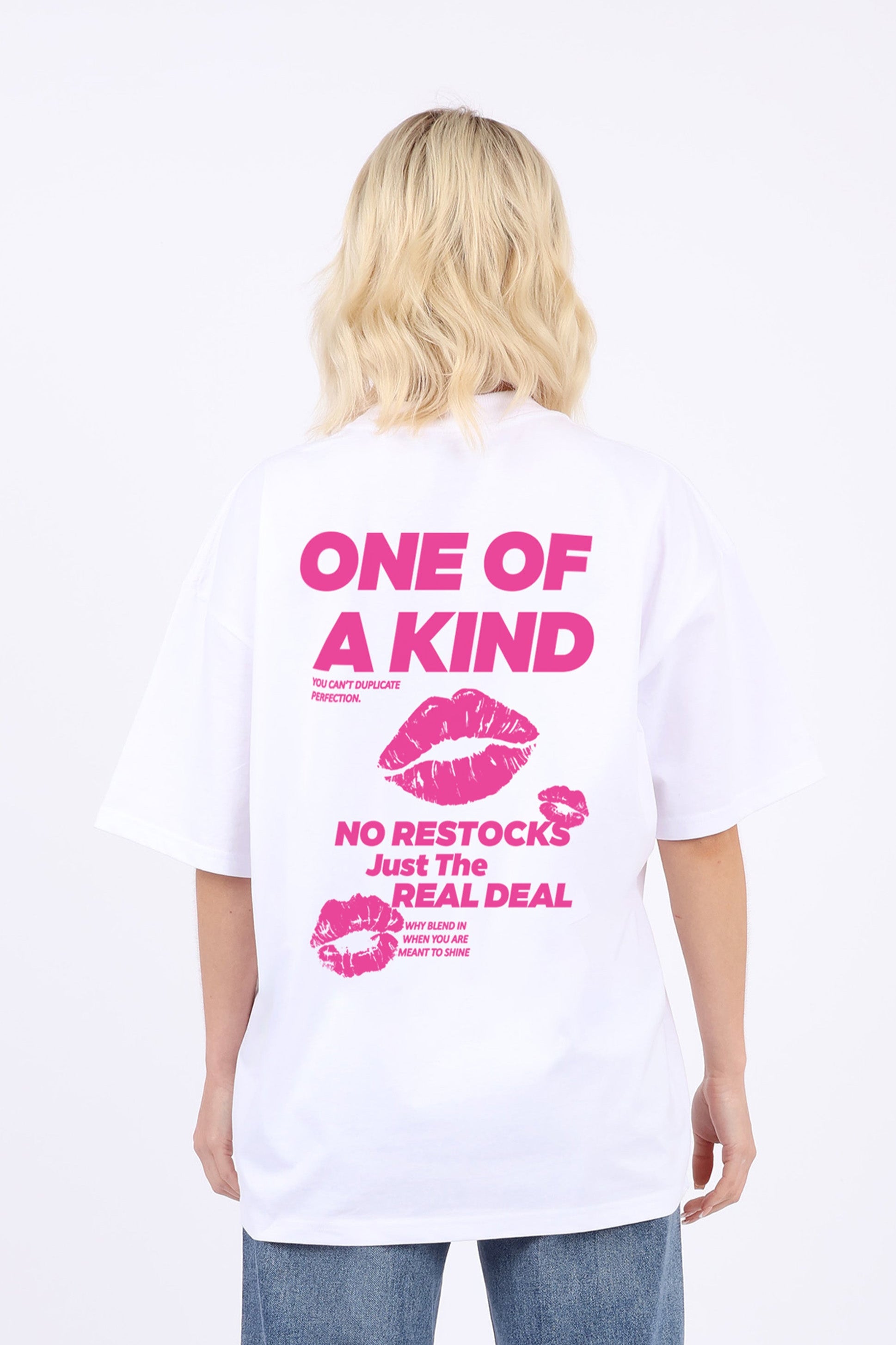 220GSM Oversized T-Shirt In One of A Kind Kiss Print (Custom Pack)