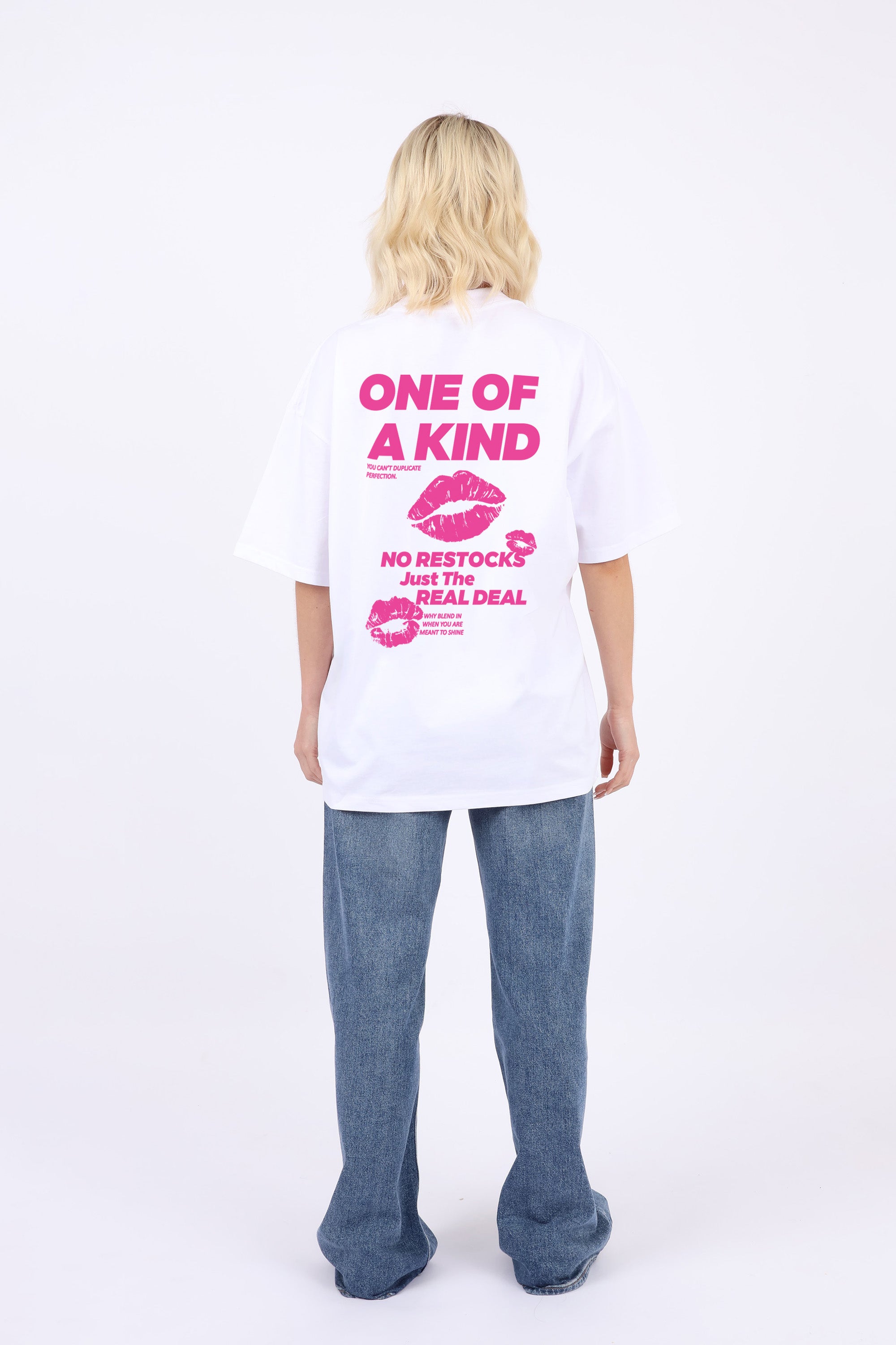 220GSM Oversized T-Shirt In One of A Kind Kiss Print (Custom Pack)