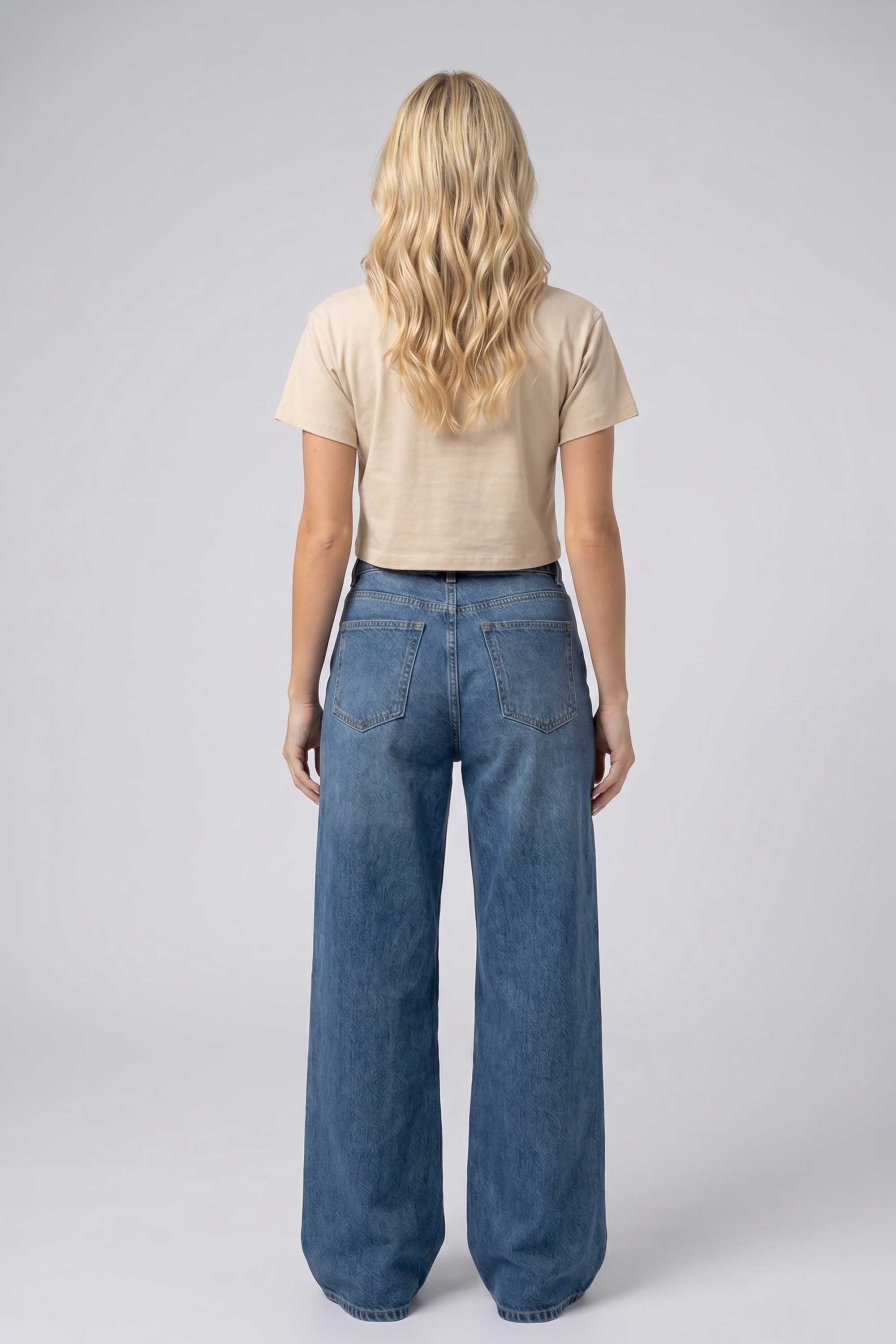 Cropped T-shirt in Slow Monday Coffee Club Print