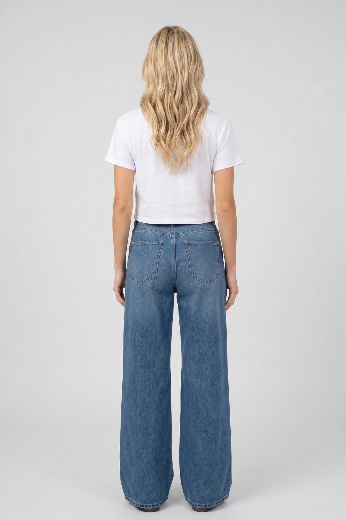 Cropped T-shirt in Sea La Vie Dolphins Print