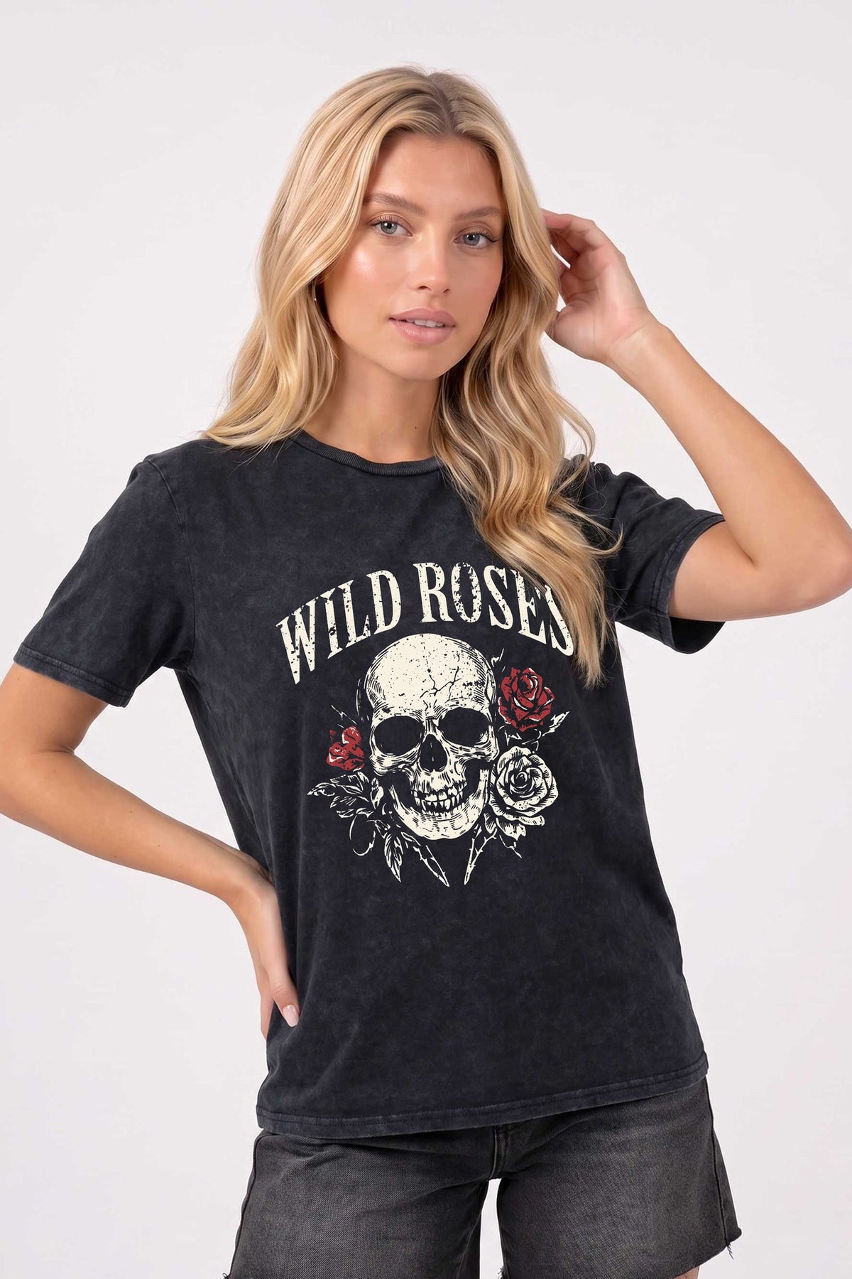 Regular Fit Acid Washed T-shirt in Wild Roses Skull Print
