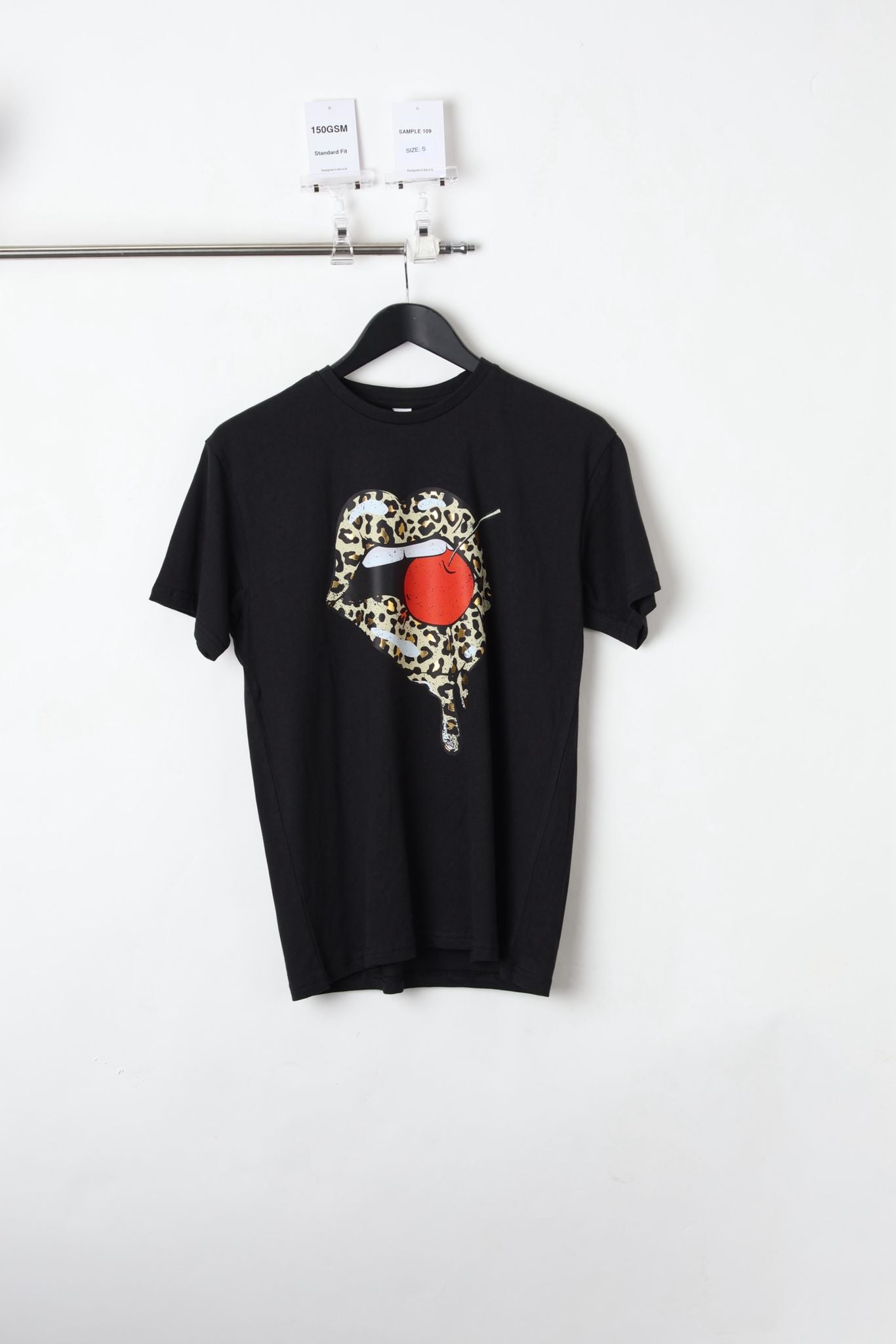150 GSM Standard fit Leopard Cherry Lip printed Black T-Shirt (Size S) – Sample