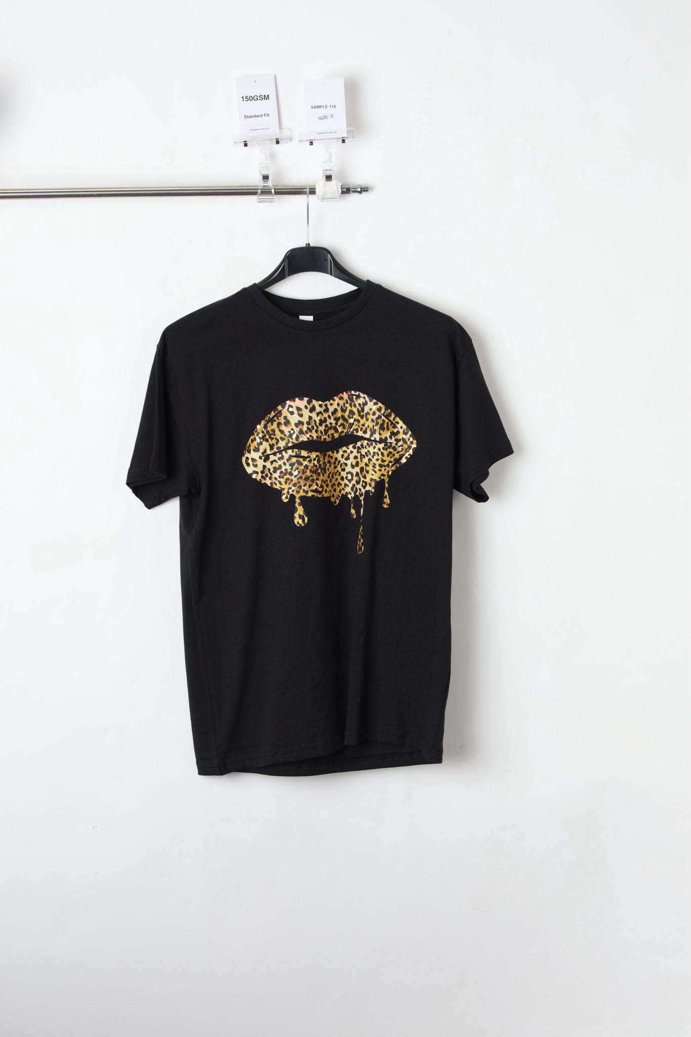 150 GSM Standard Fit Leopard Lip Printed Black T-Shirt (Size S) – Sample