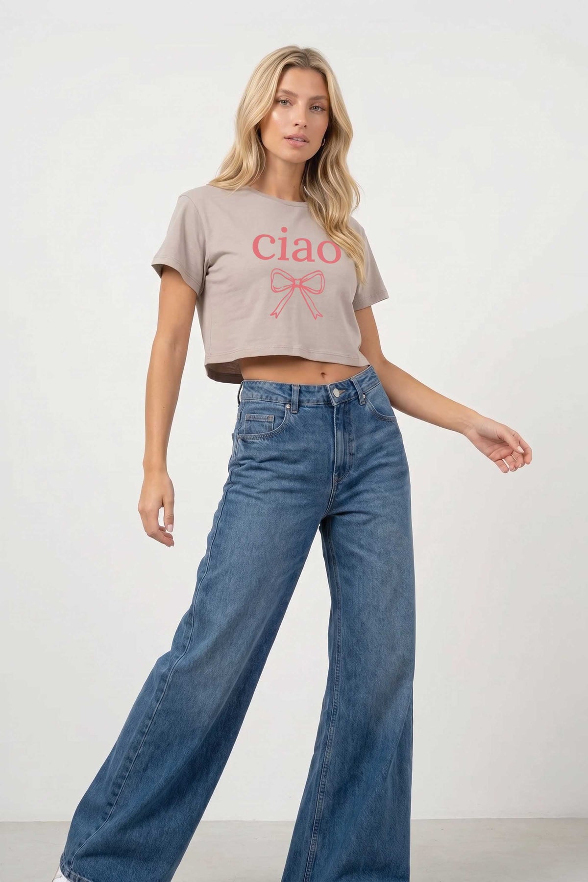 Cropped T-shirt in Ciao Bow Print