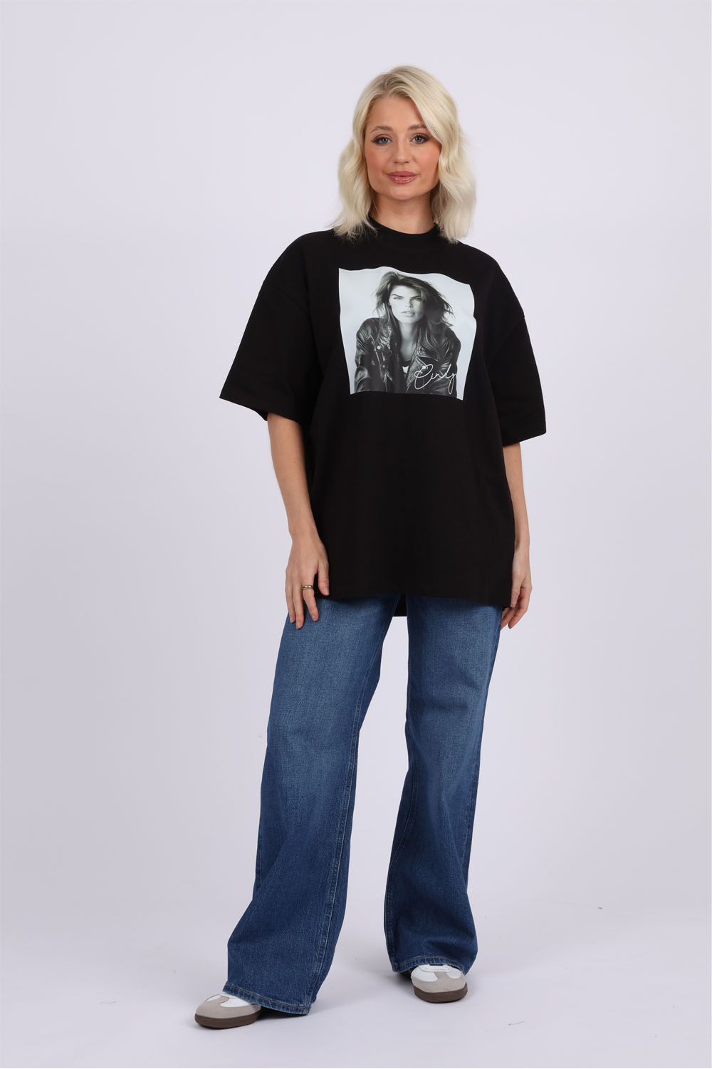220GSM Oversize T-Shirt In Cindy Crawford Print