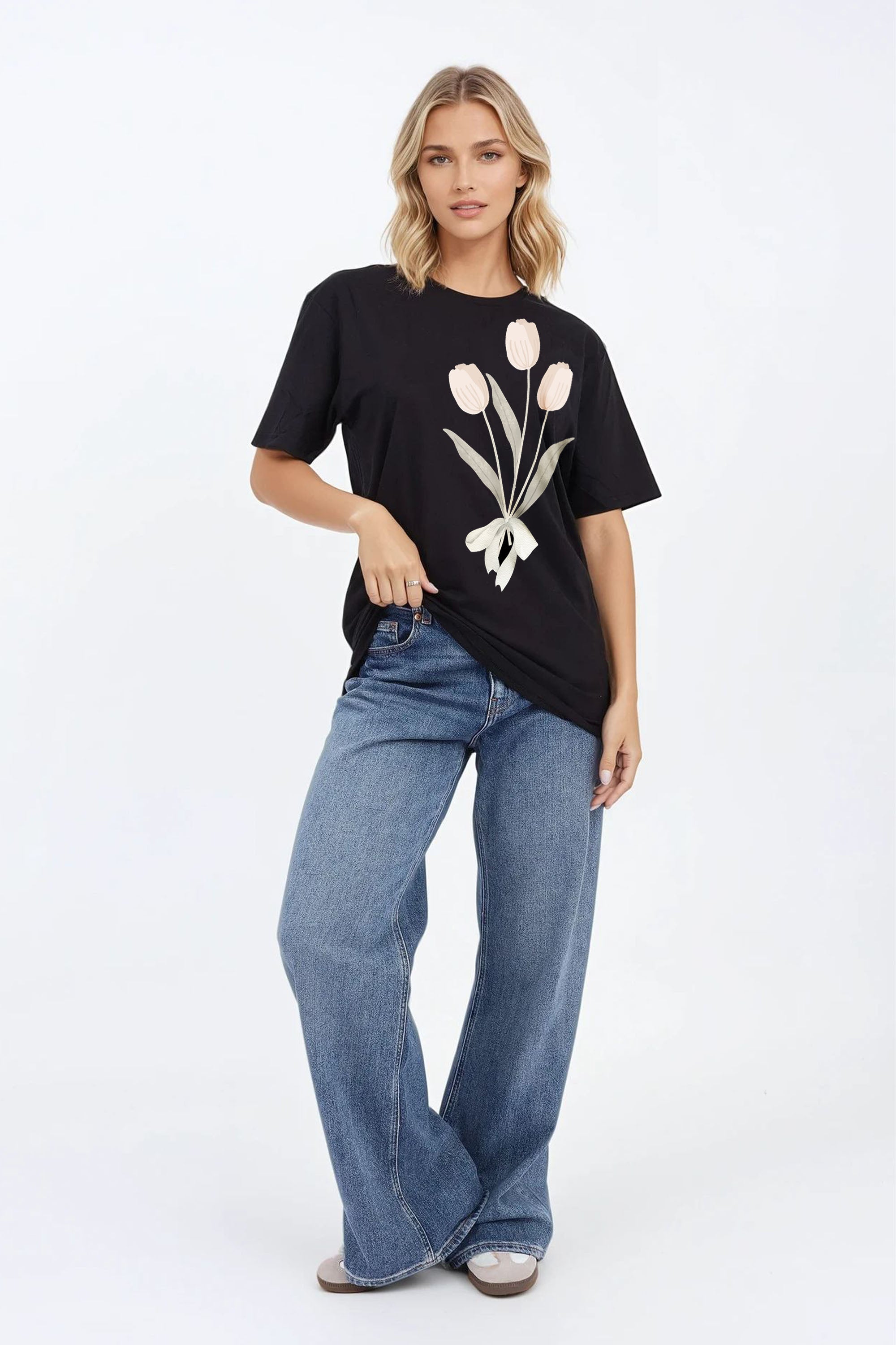 Regular Fit T-shirt in Tulip Bouquet Floral Print