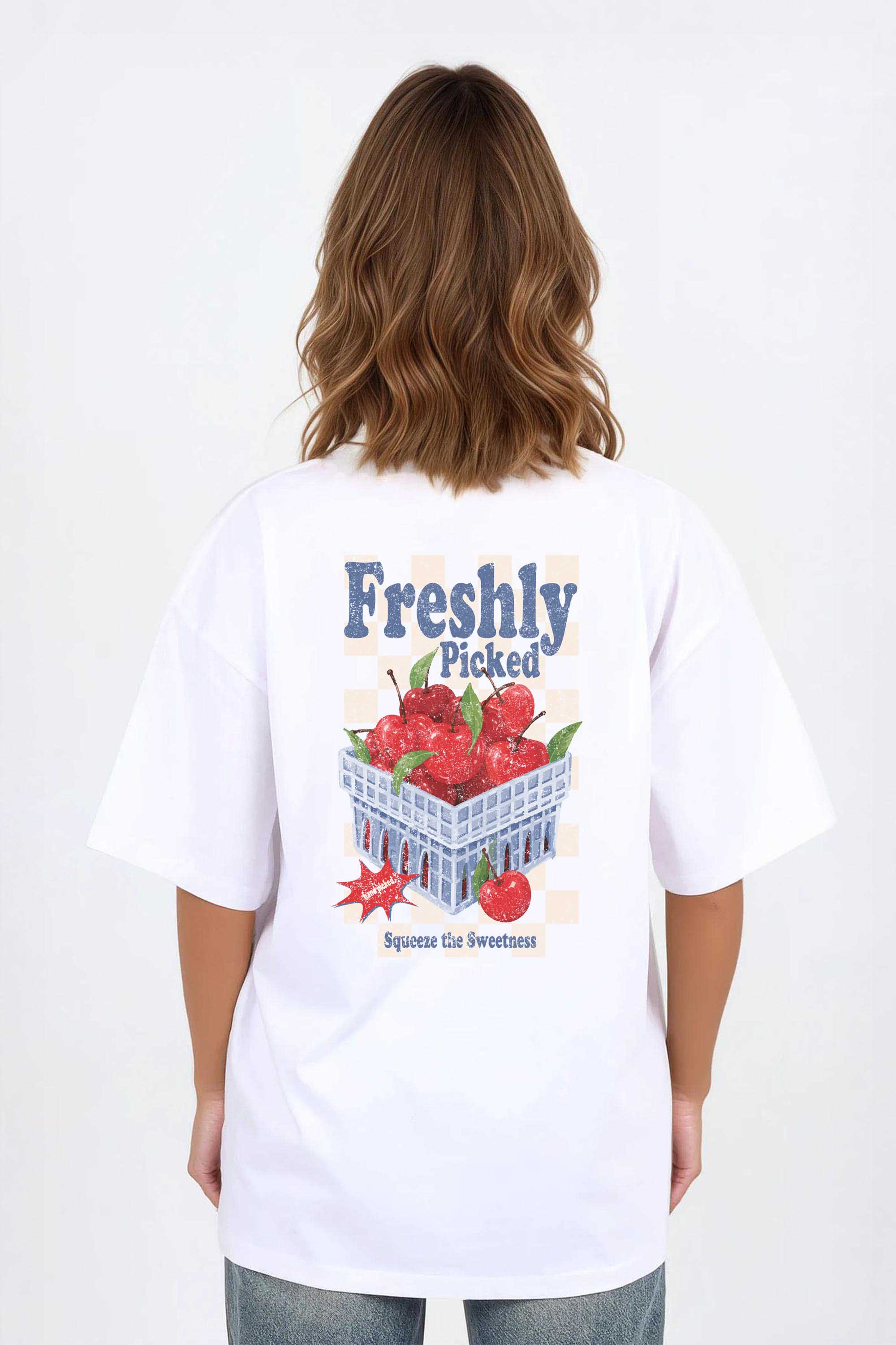 220GSM Oversized T-shirt in Freshly Picked Apples Print