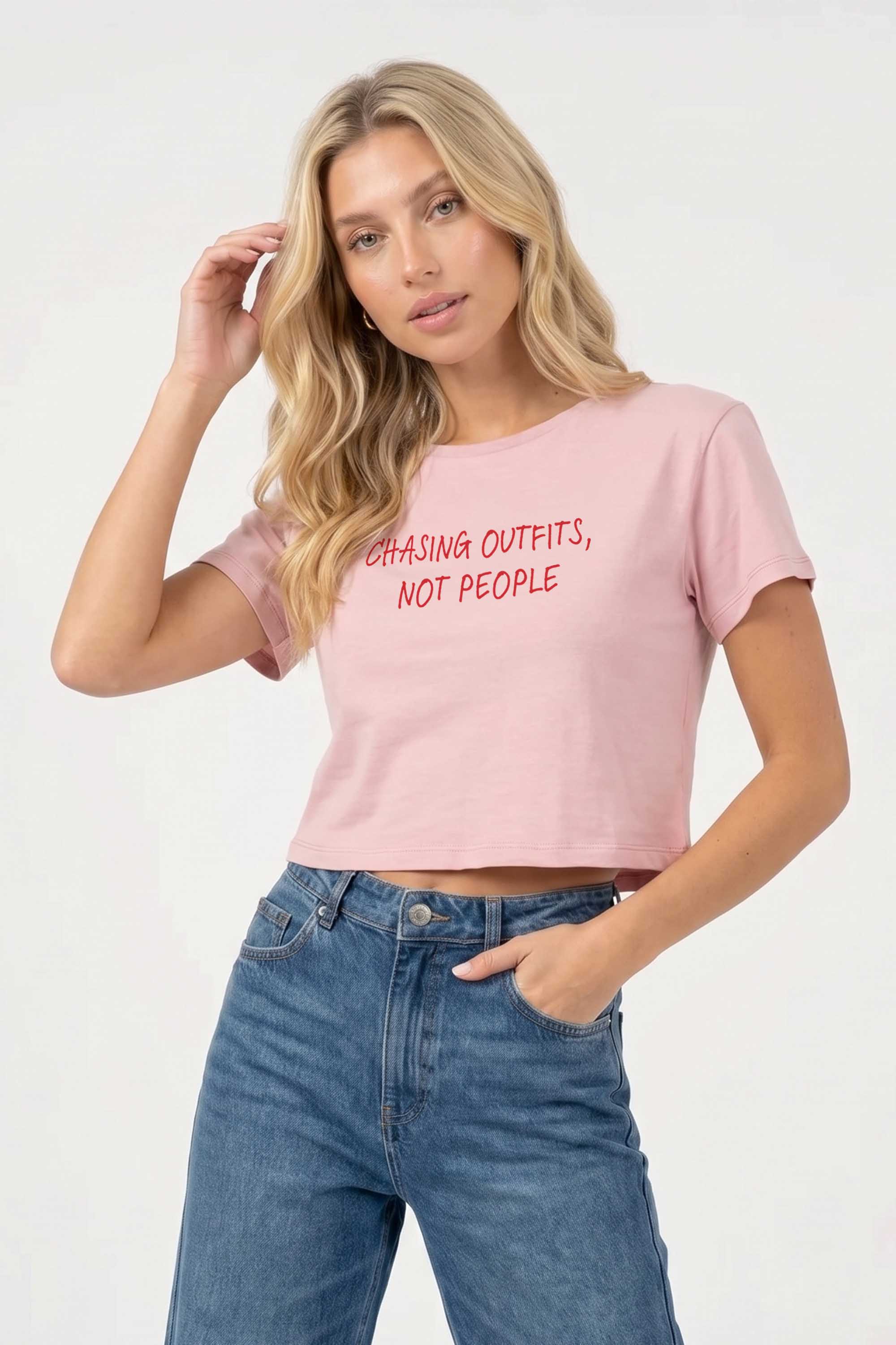 Cropped T-shirt in Chasing Outfit Not People Print