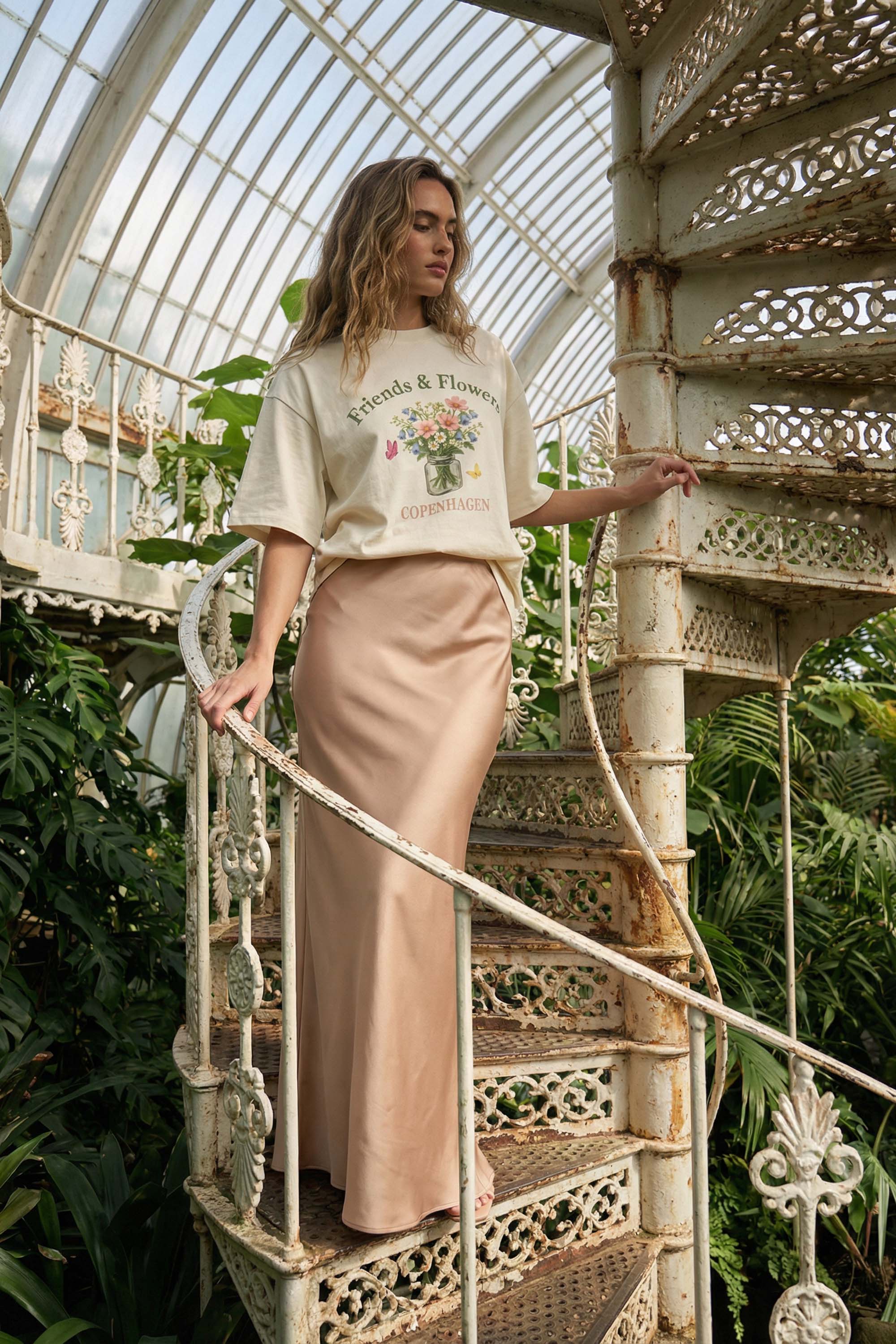 220GSM Oversized T-Shirt In Vintage Copenhagen Floral Print