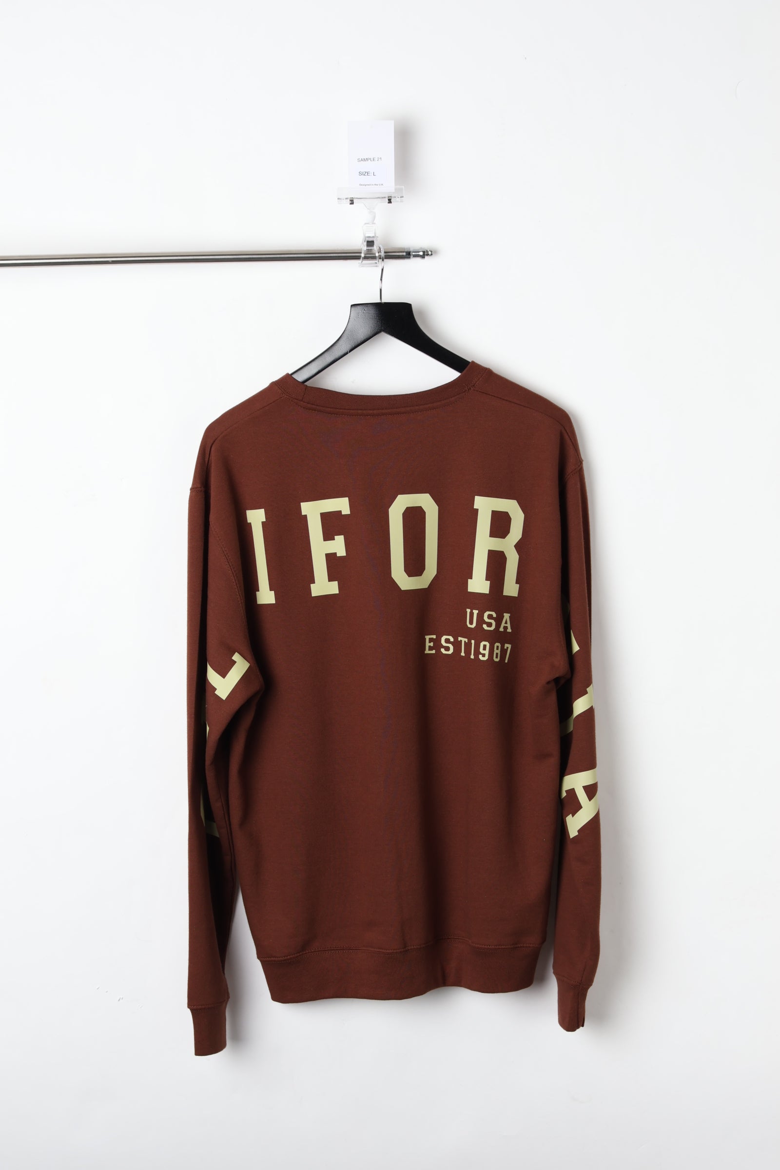 Sleeve-to-Body California Print Chocolate Fudge Sweatshirt (Size L) – Sample
