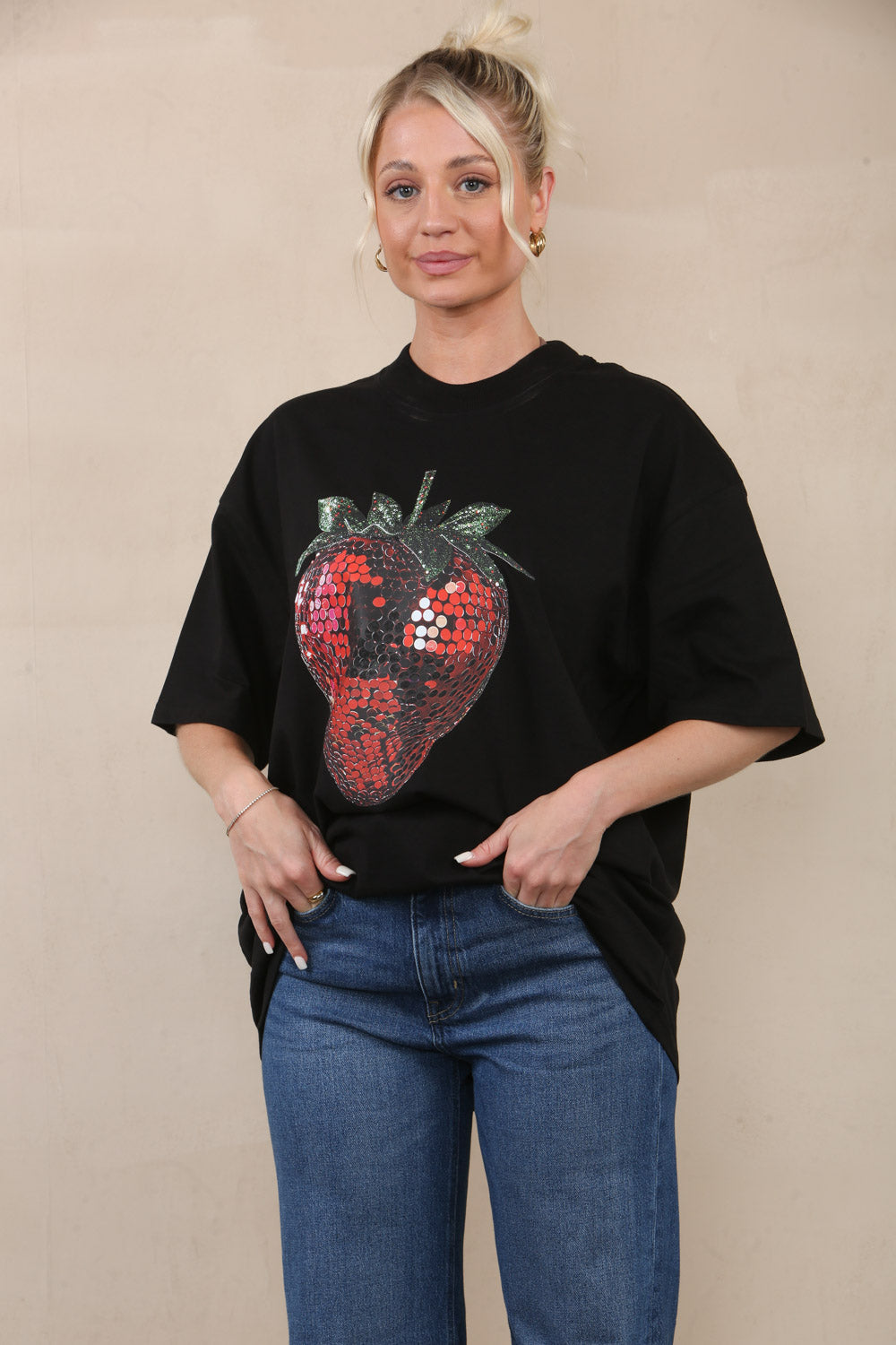 220GSM Oversize T-Shirt In Disco Strawberry Print