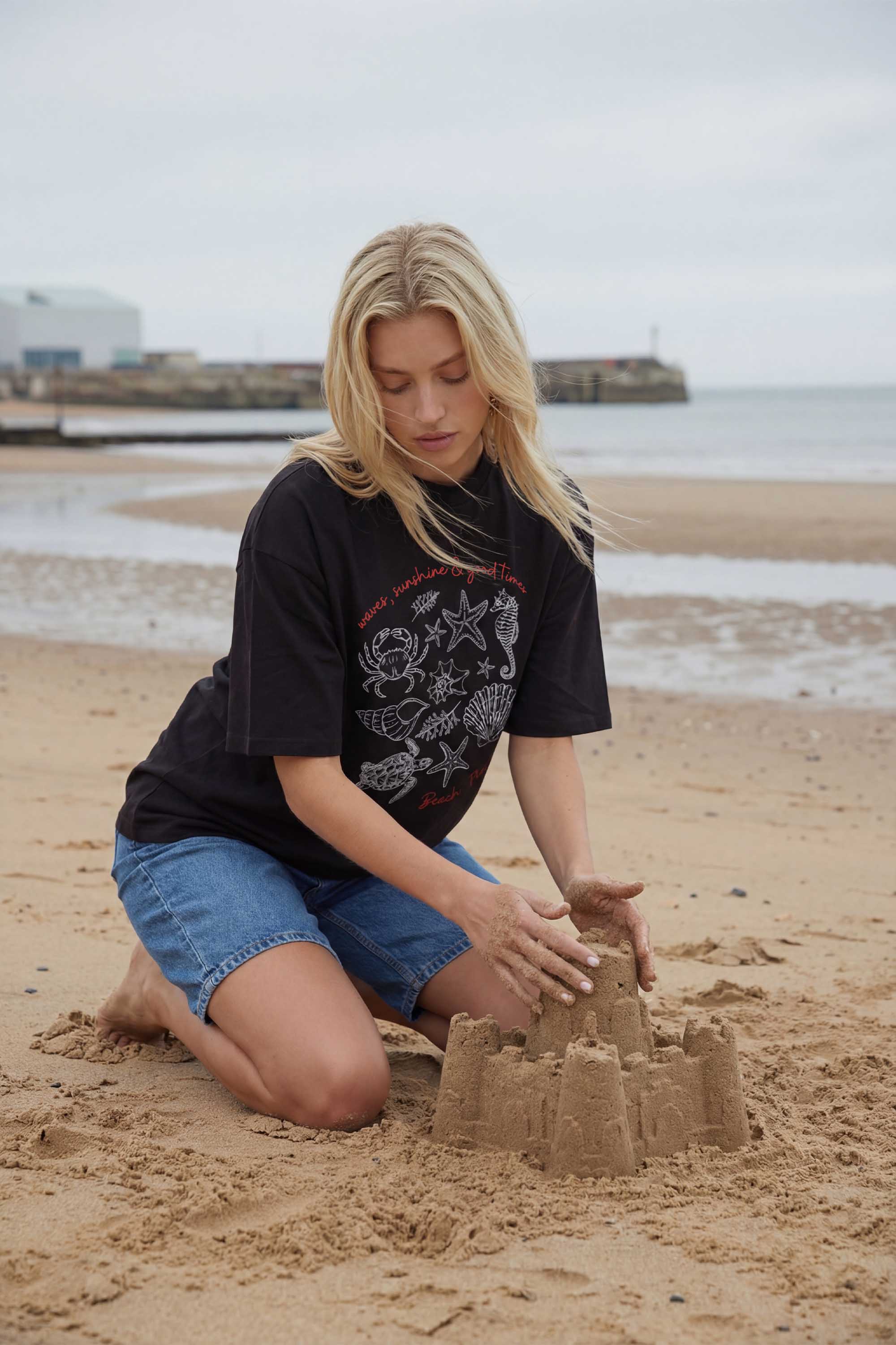 220GSM Oversized T-Shirt in Beach Please Seashell Print